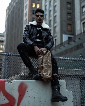 С чем носить коричневый рюкзак из плотной ткани мужчине