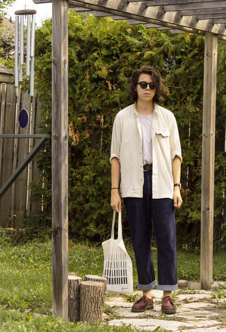 С чем носить коричневые часы из плотной ткани мужчине