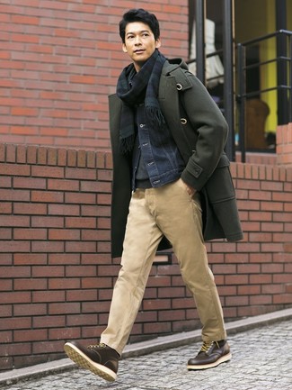 Какие дафлкоты носить с коричневыми повседневными ботинками мужчине