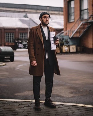Какие костюмы носить с коричневыми повседневными ботинками