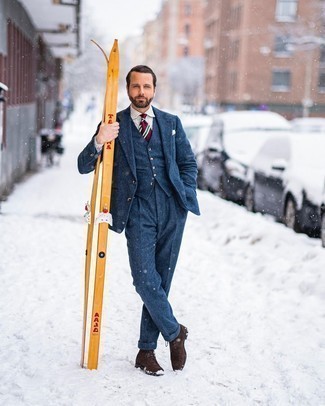 Какие костюмы носить с коричневыми повседневными ботинками