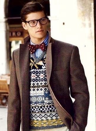 С чем носить коричневый шерстяной пиджак в клетку мужчине
