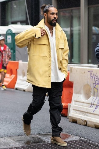 Какие брюки карго носить с коричневыми ботинками челси