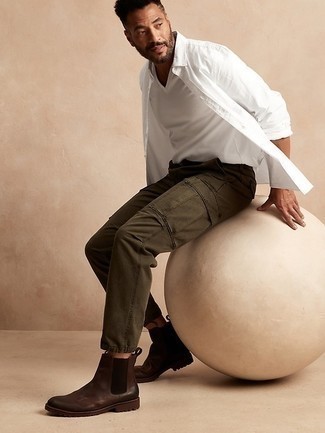 Какие брюки карго носить с коричневыми ботинками челси