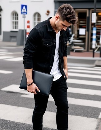 Какие джинсовые куртки носить с коричневыми ботинками челси мужчине