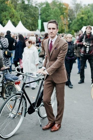 Какие костюмы носить с коричневыми ботинками челси