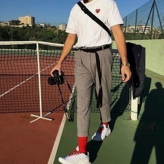 Какие кроссовки носить с коричневыми брюками чинос