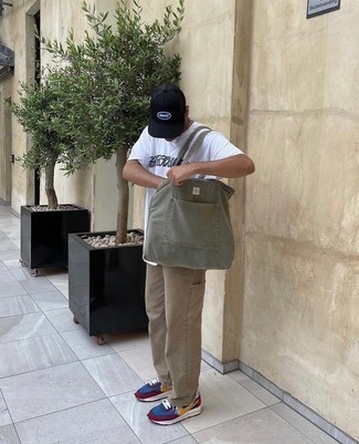 Какие кроссовки носить с коричневыми брюками чинос