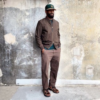 Какие кроссовки носить с коричневыми брюками чинос