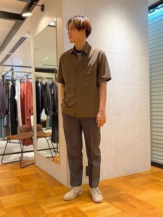 Какие ботинки дезерты носить с коричневыми брюками чинос