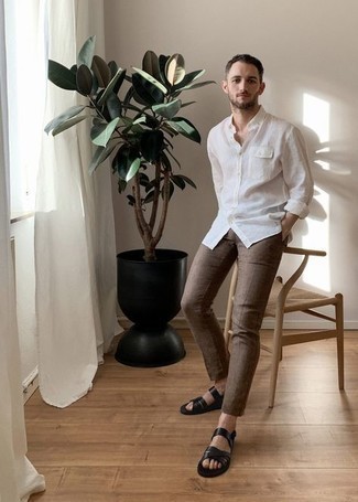 С чем носить коричневые брюки чинос в спортивном стиле