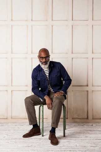 С чем носить коричневые брюки чинос за 50 лет