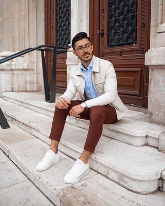 Какие низкие кеды носить с коричневыми брюками чинос