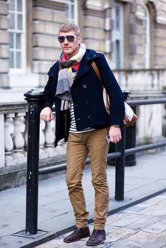 Какое полупальто носить с коричневыми брюками чинос