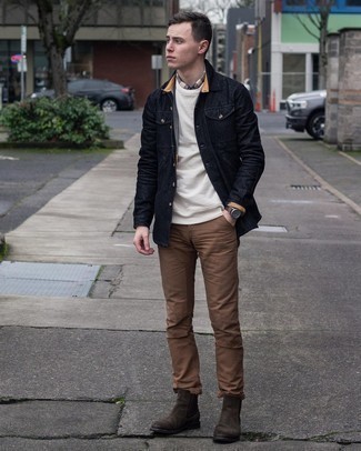 Какие свитшоты носить с коричневыми брюками чинос