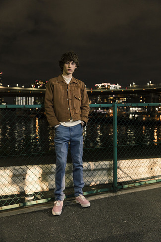 Какие джинсы носить с коричневой джинсовой курткой мужчине