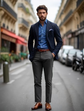 Как носить коричневые туфли дерби с темно-синим пиджаком