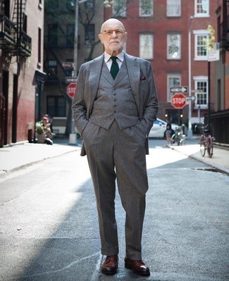 Какие костюмы носить с коричневыми туфлями дерби