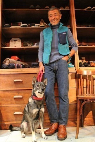 Какие водолазки носить с коричневыми туфлями дерби