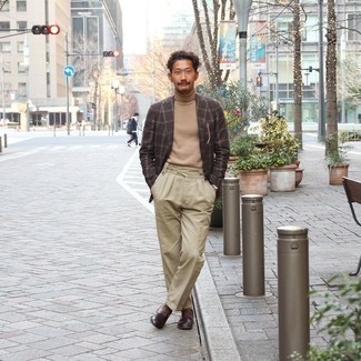 Какие водолазки носить с коричневыми туфлями дерби