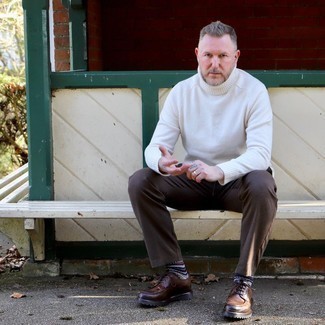 Какие водолазки носить с коричневыми туфлями дерби