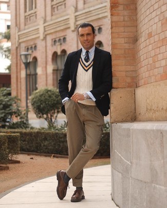 Какие брюки карго носить с коричневыми ботинками дезертами