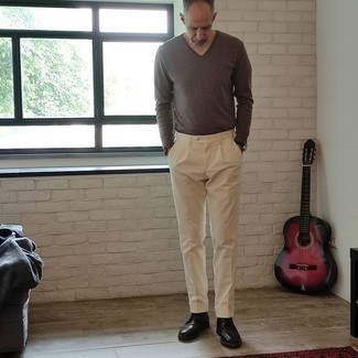 Какие брюки чинос носить с коричневыми ботинками дезертами