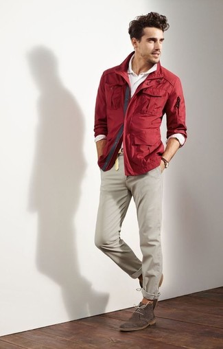 Какие футболки-поло носить с коричневыми ботинками дезертами