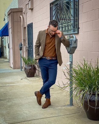 Какие футболки-поло носить с коричневыми ботинками дезертами