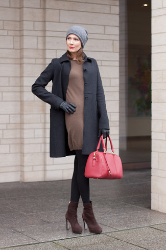 С чем носить коричневое платье