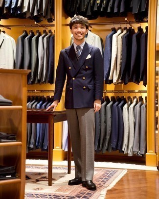 С чем носить коричневые классические брюки мужчине