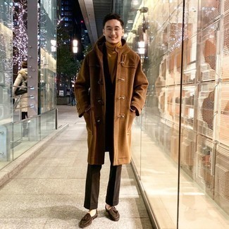 С чем носить коричневый дафлкот мужчине