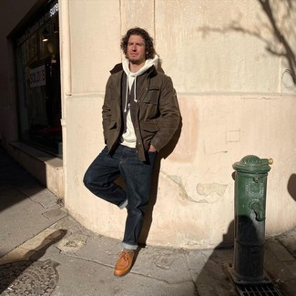 Какой худи носить с коричневой полевой курткой