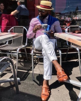 С чем носить коричневые кожаные лоферы c бахромой мужчине