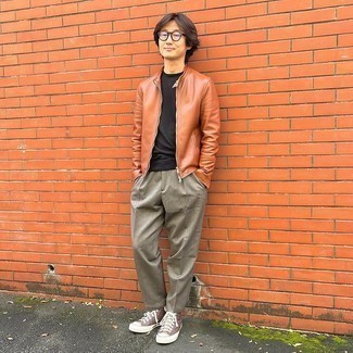 Какие бомберы носить с коричневыми высокими кедами мужчине