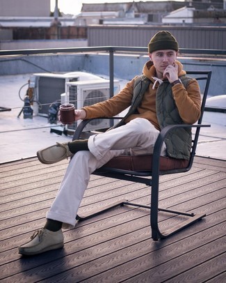 С чем носить коричневый худи мужчине