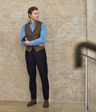 С чем носить коричневый шерстяной жилет с узором "гусиные лапки"