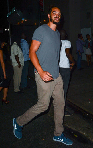 Какие кроссовки носить с коричневыми джинсами мужчине