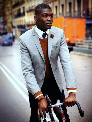 С чем носить коричневую мужскую брошь