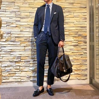 С чем носить коричневый кожаный портфель