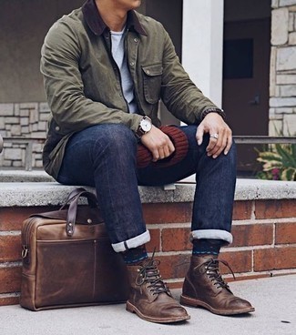 С чем носить коричневый кожаный портфель