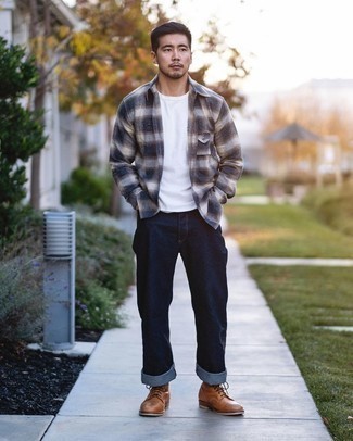 С чем носить коричневые кожаные повседневные ботинки мужчине