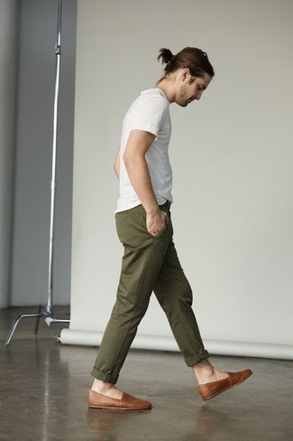 С чем носить коричневые кожаные эспадрильи мужчине