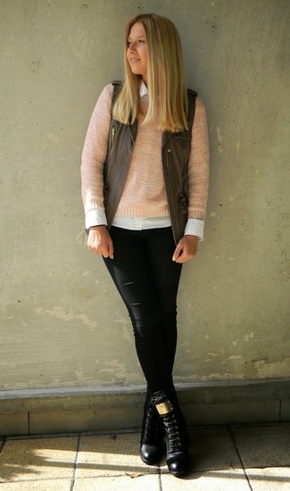 С чем носить коричневую кожаную куртку женщине