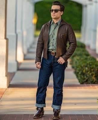 С чем носить коричневую кожаную куртку мужчине