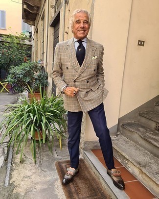 С чем носить коричневые кожаные лоферы за 60 лет мужчине