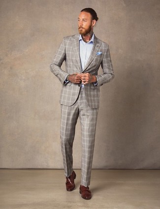 Как носить коричневые кожаные монки с светло-коричневым костюмом