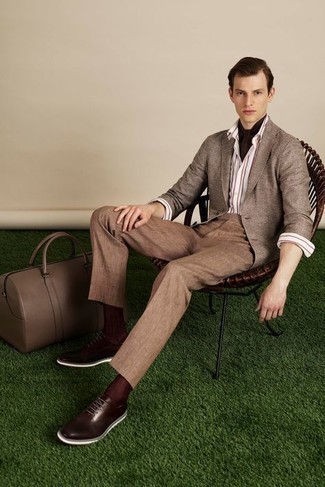 С чем носить коричневые кожаные оксфорды в 20 лет