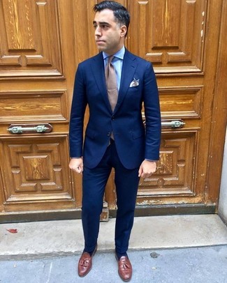 С чем носить коричневые кожаные лоферы с кисточками