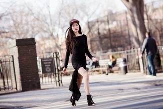 С чем носить коричневую бейсболку с леопардовым принтом женщине